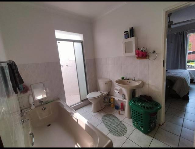 2 BEDROOM COMPLEX FOR SALE IN DIE HOEWES